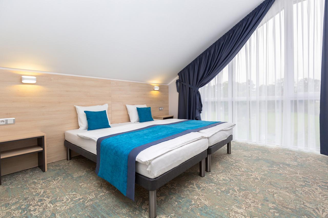 Hotel Vela Tczew Exteriör bild